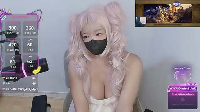 yayalovediaper1002 live cam on StripChat