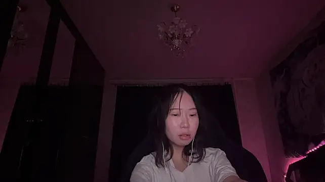 DelorasHemp live cam on StripChat