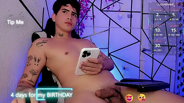 Tayson_Rivers live cam on StripChat