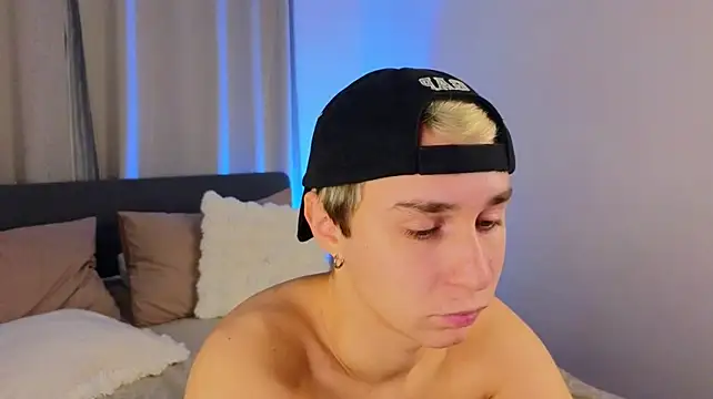 e1v1s live cam on StripChat