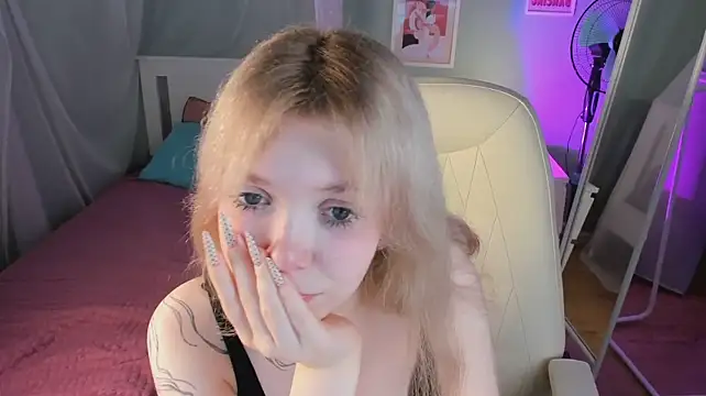 Poison_flowers live cam on StripChat
