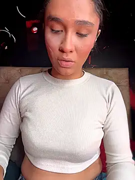 Isabella-Teen live cam