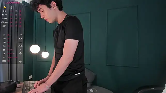 milan_saint (M twink) - striptis slow + naked body