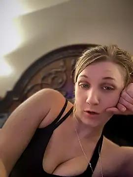 Kitty_DaCocks live sex cam