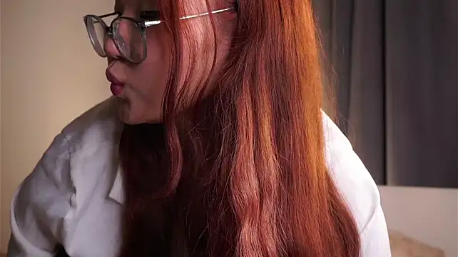 NelleMihalko live sex cam