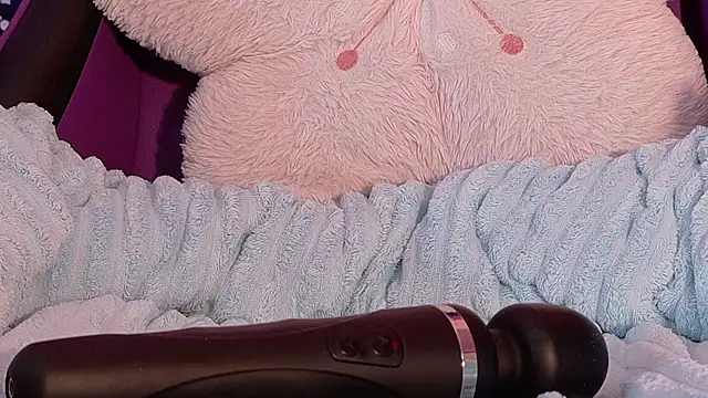 Gaia_Gatex live cam on StripChat