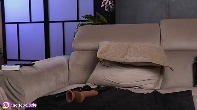 anette_belorie's live room