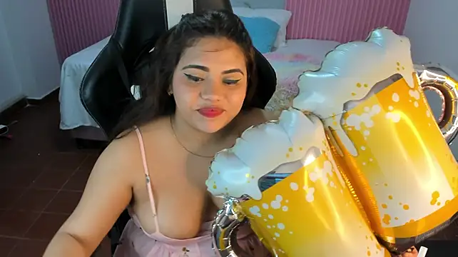 samy_19_ live cam on StripChat
