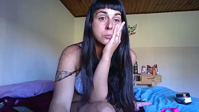 anirock90- (F milf) - Dedito en la cola