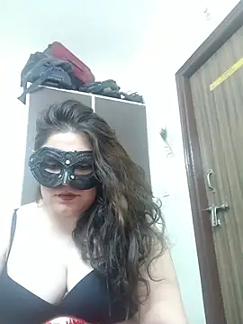 Lisa_White_Desi live cam on StripChat