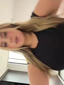 cloee_rainbow1 stripchat
