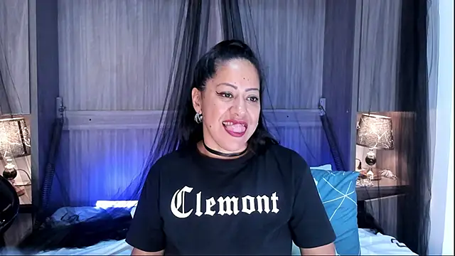 AllieBennet live cam on StripChat
