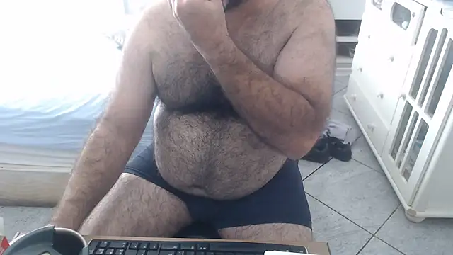 MysterBearMG live cam on StripChat