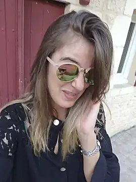 Frenchgirl live cam on StripChat