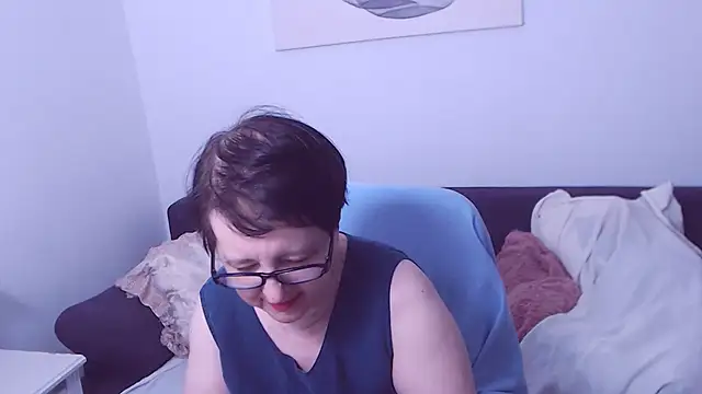 ChristaRose live cam on StripChat