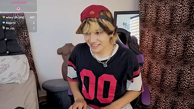Nio-noah live cam on StripChat