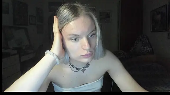 milliKira006 live cam on StripChat