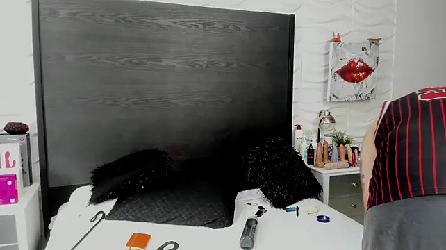 inkedsinners_ live cam on StripChat