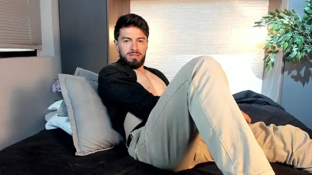 Liam_ashford live cam on StripChat