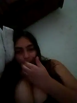 xandra252 live cam on StripChat