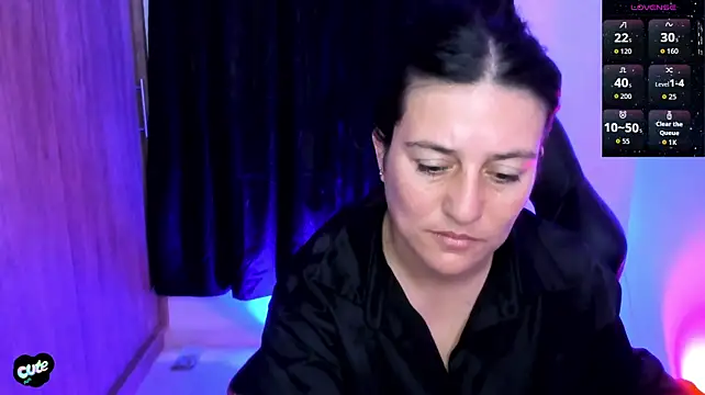 Saskyaa live cam on StripChat