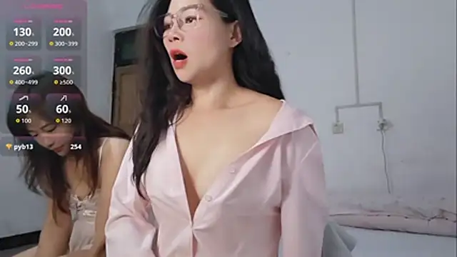 GZ2-2039 live cam on StripChat