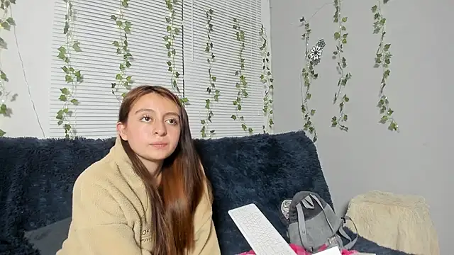 Lala_fluffy live cam on StripChat