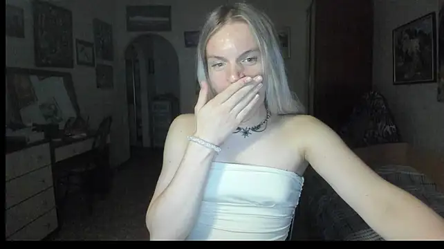 milliKira006 live sex cam