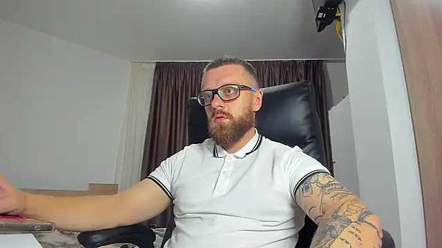 Findom_guy live cam