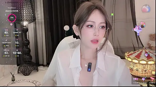 aui- (F milf) - ❤️点击屏幕 看主播有惊喜 无内内黑牛控制3分钟