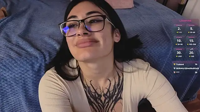 aprildreams19 (F teen) - 👀 Juicy cameltoe + touch over leggings