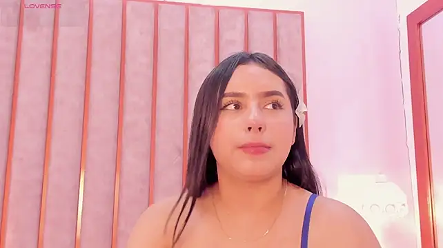 Zoe_Monrow live cam on StripChat