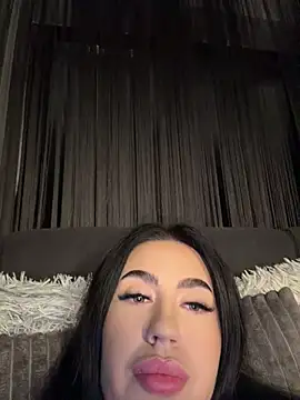 Andrestarr live cam on StripChat