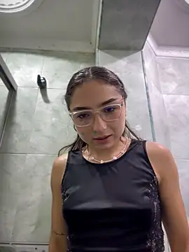 Mia_Luxor