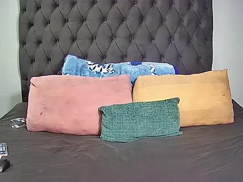 Puxxyclutt live cam on StripChat