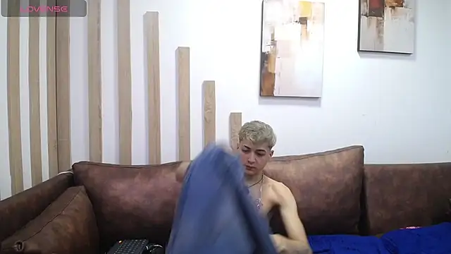 Ari_Stonne live sex cam
