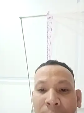 trai98yt live cam on StripChat