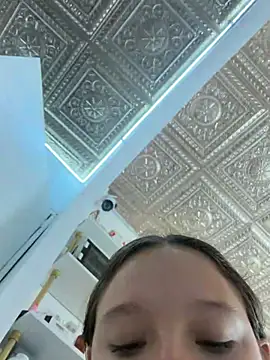 yasmina_noir stripchat