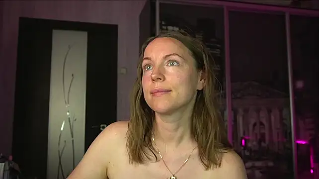 Cocosweetty live cam on StripChat