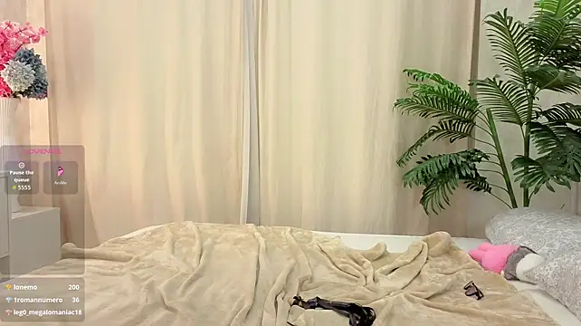 LorisPierro live cam on StripChat