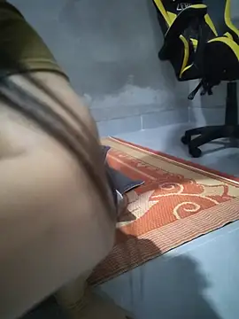 Cums_hot live cam on StripChat
