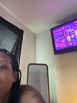 mzwaterpark211 live cam on StripChat