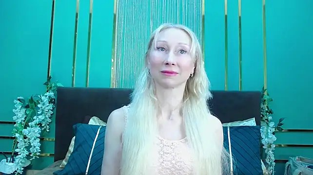 KissDreamm live cam on StripChat