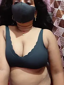 Sassy_kinjal live cam on StripChat