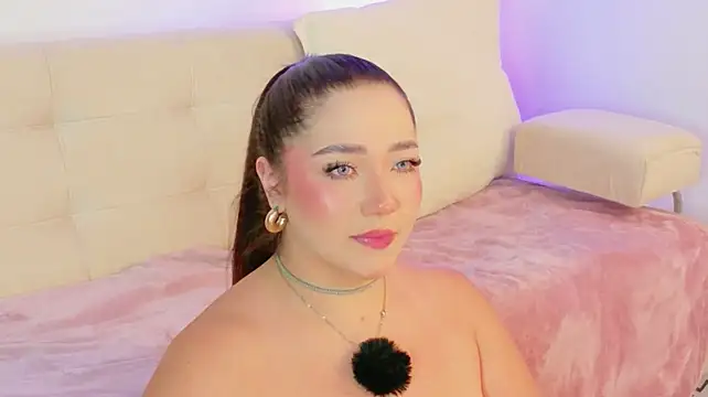 hannah_pradaa