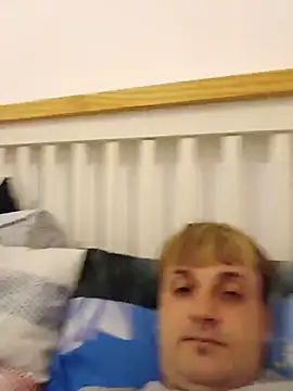 Levarboy live cam on StripChat