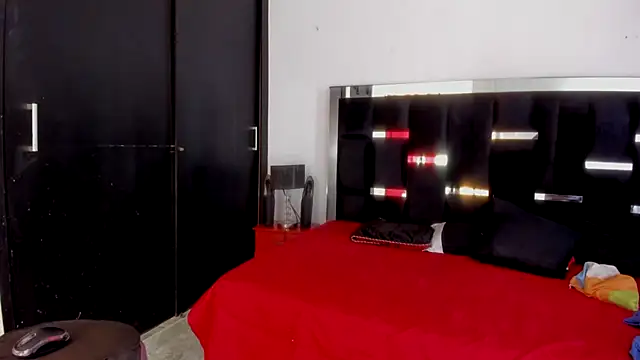 Dollperverthot live cam on StripChat
