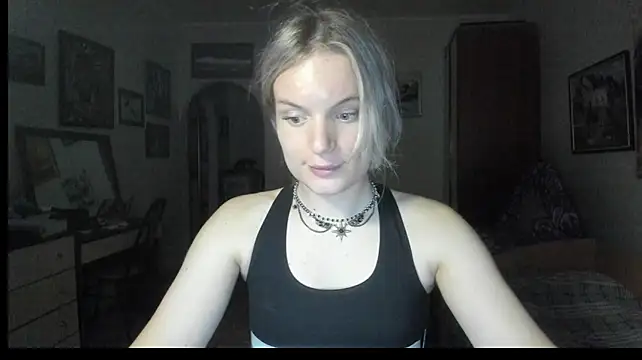 milliKira006 live cam on StripChat