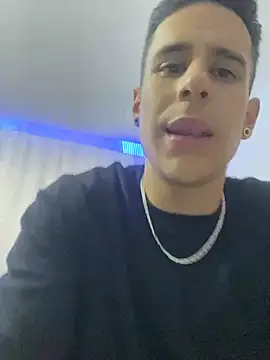 jhuan99 live cam on StripChat