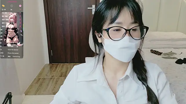 CHAGEEEE live cam on StripChat